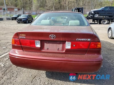 Zdjęcie 6 z 11 samochodu: 2000 TOYOTA CAMRY LE VIN:JT2BG28K2Y0421583 - miniatura
