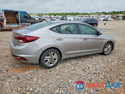 Trzecie zdjęcie samochodu z tyłu: 2020 HYUNDAI ELANTRA SEL VIN:5NPD84LF9LH553495 - miniatura