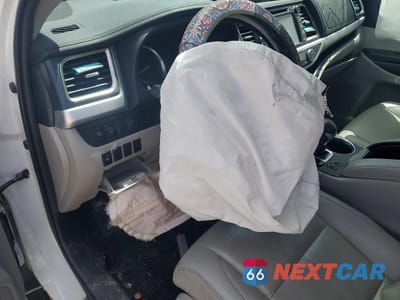 Zdjęcie 9 z 13 samochodu: 2019 TOYOTA HIGHLANDER XLE VIN:5TDJZRFH5KS596931 - miniatura