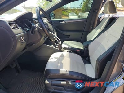 Zdjęcie 7 z 12 samochodu: 2016 VOLKSWAGEN JETTA SPORT VIN:3VWD17AJ7GM248684 - miniatura