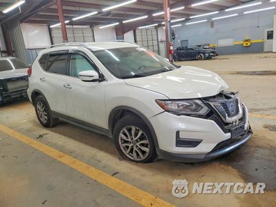 Czwarte zdjęcie samochodu z boku: 2017 NISSAN ROGUE SV VIN:KNMAT2MV6HP602367 - miniatura