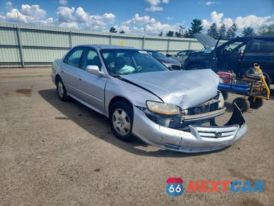 Czwarte zdjęcie samochodu z boku: 2001 HONDA ACCORD EX VIN:1HGCG16591A041788 - miniatura