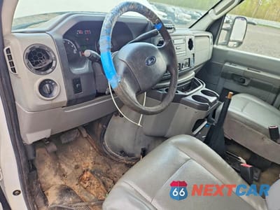 Zdjęcie 8 z 13 samochodu: 2014 FORD ECONOLINE E350 SUPER DUTY CUTAWAY VAN VIN:1FDWE3FL8EDA67424 - miniatura
