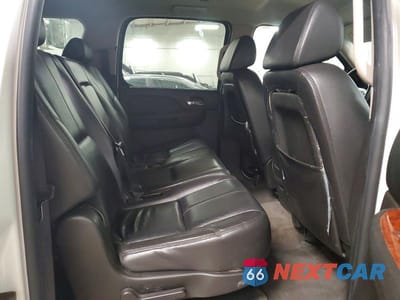 Zdjęcie 11 z 13 samochodu: 2008 CHEV SUBURBAN VIN:1GNFK16318J232678 - miniatura