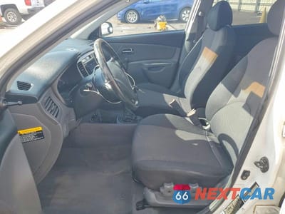 Zdjęcie 7 z 12 samochodu: 2006 KIA RIO 5 VIN:KNADE163066082972 - miniatura