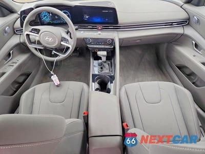 Zdjęcie 8 z 12 samochodu: 2024 HYUNDAI ELANTRA HYBRID BLUE VIN:KMHLM4DJ2RU094623 - miniatura