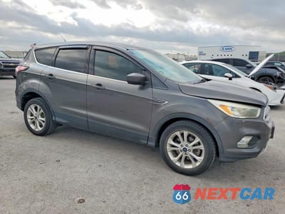 Czwarte zdjęcie samochodu z boku: 2017 FORD ESCAPE SE VIN:1FMCU0GD1HUC78268 - miniatura
