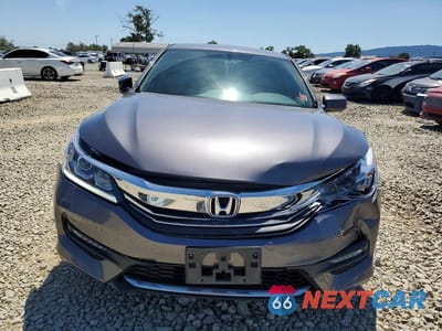 Piąte zdjęcie samochodu w środku: 2017 HONDA ACCORD EXL VIN:1HGCR2F86HA218110 - miniatura