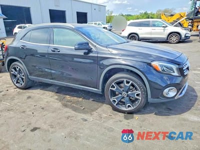 Czwarte zdjęcie samochodu z boku: 2019 MERCEDES-BENZ GLA 250 VIN:WDCTG4EB9KU018738 - miniatura