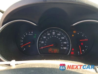 Zdjęcie 9 z 12 samochodu: 2014 KIA SORENTO LX VIN:5XYKT3A60EG474164 - miniatura