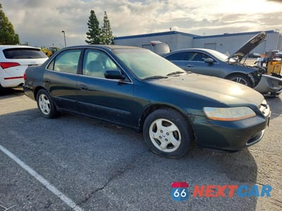 Czwarte zdjęcie samochodu z boku: 1998 HONDA ACCORD EX VIN:1HGCG667XWA265416 - miniatura