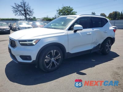 2021 VOLVO XC40 T5 INSCRIPTION YV4162UL2M2565618 - główne zdjęcie licytacji z USA - miniatura