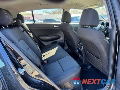 Zdjęcie 8 z 12 samochodu: 2017 KIA SPORTAGE LX VIN:KNDPMCACXH7077250 - miniatura