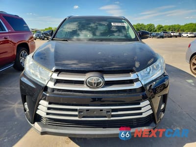 Piąte zdjęcie samochodu w środku: 2019 TOYOTA HIGHLANDER XLE VIN:5TDJZRFHXKS573838 - miniatura