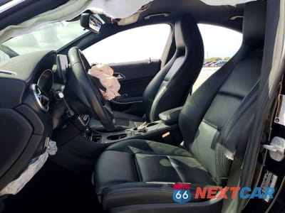 Zdjęcie 7 z 12 samochodu: 2018 MERCEDES-BENZ CLA 250 VIN:WDDSJ4EB5JN571663 - miniatura