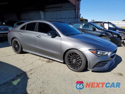 Czwarte zdjęcie samochodu z boku: 2021 MERCEDES BENZ CLA 250 VIN:W1K5J4GB6MN165325 - miniatura