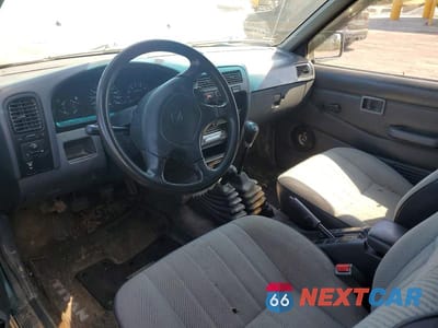 Zdjęcie 8 z 12 samochodu: 1995 NISSAN TRUCK XE V6 VIN:1N6HD16Y9SC350588 - miniatura