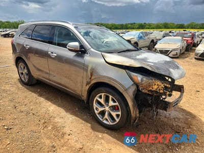 Czwarte zdjęcie samochodu z boku: 2018 KIA SORENTO SX V6 VIN:5XYPKDA51JG367186 - miniatura