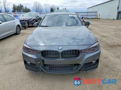 Piąte zdjęcie samochodu w środku: 2016 BMW 340 XI VIN:WBA8B7C52GK703172 - miniatura