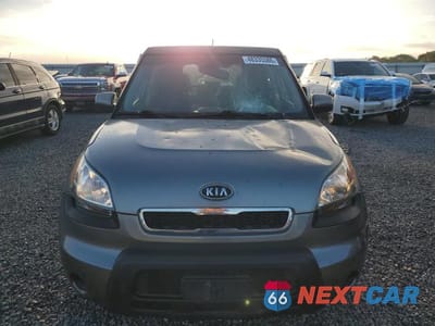 Piąte zdjęcie samochodu w środku: 2011 KIA SOUL + VIN:KNDJT2A24B7231484 - miniatura