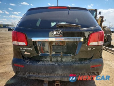 Zdjęcie 6 z 13 samochodu: 2013 KIA SORENTO EX VIN:5XYKUDA20DG403500 - miniatura