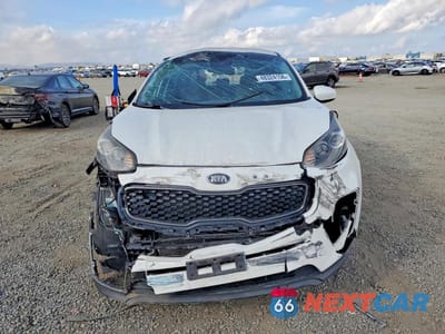Piąte zdjęcie samochodu w środku: 2018 KIA SPORTAGE LX VIN:KNDPM3AC5J7478372 - miniatura