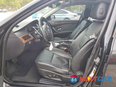 Zdjęcie 7 z 13 samochodu: 2010 BMW 528 XI VIN:WBANV1C5XAC445122 - miniatura