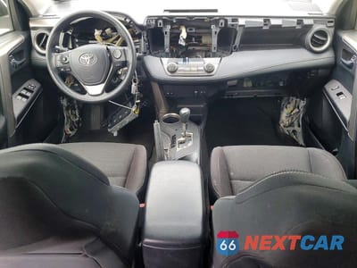 Zdjęcie 8 z 13 samochodu: 2015 TOYOTA RAV4 XLE VIN:JTMRFREV7FD126632 - miniatura