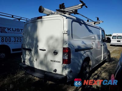 Trzecie zdjęcie samochodu z tyłu: 2019 NISSAN NV 2500 UTILITY / SERVICE VAN VIN:1N6BF0KY9KN806576 - miniatura