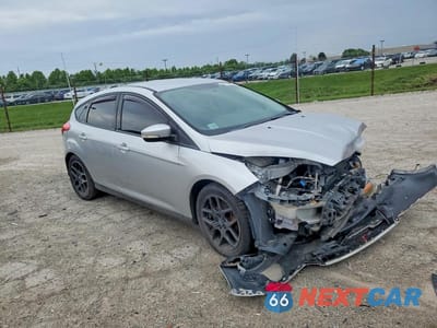 Czwarte zdjęcie samochodu z boku: 2016 FORD FOCUS SE VIN:1FADP3K29GL321627 - miniatura