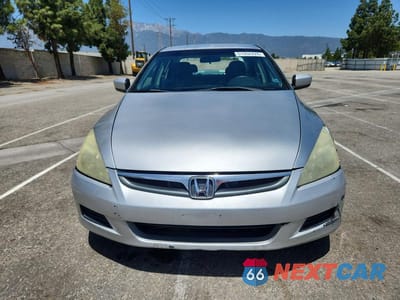 Piąte zdjęcie samochodu w środku: 2007 HONDA ACCORD VIN:1HGCM66407A053916 - miniatura