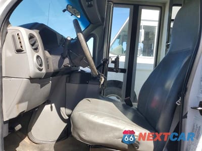 Zdjęcie 7 z 13 samochodu: 2016 FORD E350 SHUTTLE BUS VIN:1FDEE3FL3GDC24131 - miniatura