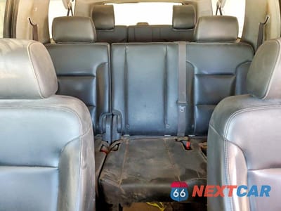 Zdjęcie 10 z 13 samochodu: 2017 CHEVROLET SUBURBAN K1500 VIN:1GNSKKEC8HR356082 - miniatura