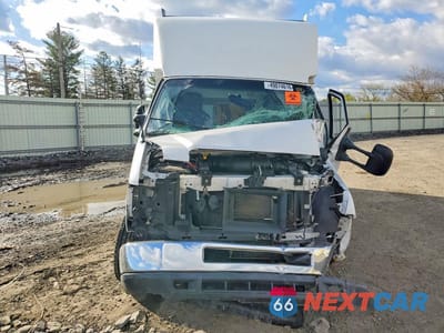 Piąte zdjęcie samochodu w środku: 2019 FORD E350 UTILITY / SERVICE TRUCK VIN:1FDWE3F63KDC27425 - miniatura