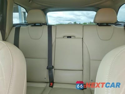 Zdjęcie 10 z 12 samochodu: 2017 VOLVO XC60 T5 INSCRIPTION VIN:YV440MDU0H2208351 - miniatura