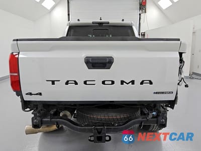 Zdjęcie 6 z 12 samochodu: 2025 TOYOTA TACOMA TRD SPORT HV VIN:3TYLC5LN7ST028438 - miniatura