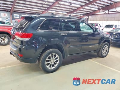 Trzecie zdjęcie samochodu z tyłu: 2015 JEEP GRAND CHEROKEE OVERLAND VIN:1C4RJFCG8FC620067 - miniatura