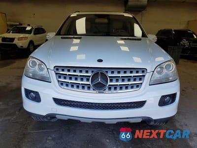 Piąte zdjęcie samochodu w środku: 2008 MERCEDES-BENZ ML 350 VIN:4JGBB86E38A373832 - miniatura
