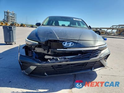Piąte zdjęcie samochodu w środku: 2024 HYUNDAI ELANTRA SE VIN:KMHLL4DG2RU823145 - miniatura
