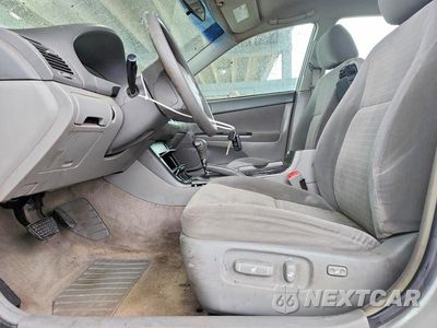 Zdjęcie 7 z 12 samochodu: 2005 TOYOTA CAMRY LE VIN:4T1BE32K55U047935 - miniatura