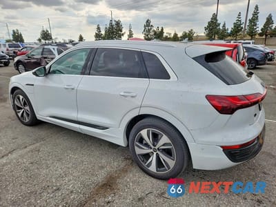 Drugie zdjęcie samochodu z przodu: 2024 AUDI Q8 E-TRON PREMIUM PLUS VIN:WA15AAGE0RB026412 - miniatura