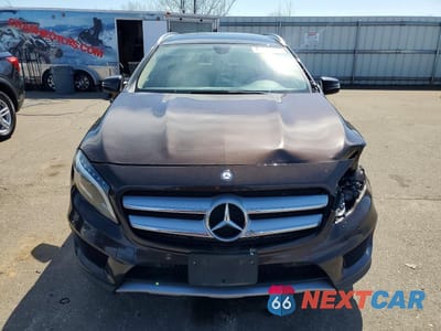 Piąte zdjęcie samochodu w środku: 2015 MERCEDES-BENZ GLA 250 4MATIC VIN:WDCTG4GB5FJ112331 - miniatura