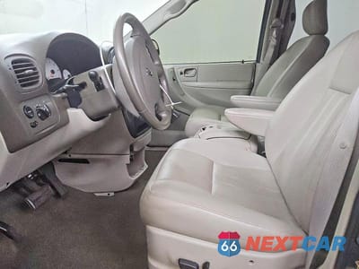 Zdjęcie 7 z 13 samochodu: 2006 DODGE GRAND CARAVAN SXT VIN:2D4GP44LX6R792875 - miniatura
