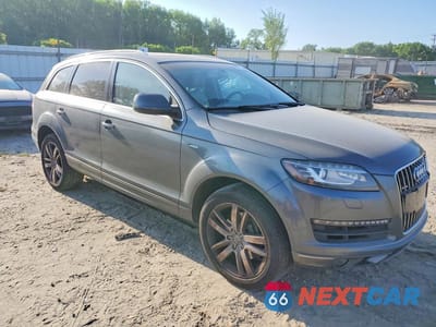 Czwarte zdjęcie samochodu z boku: 2015 AUDI Q7 PREMIUM PLUS VIN:WA1LGAFE4FD031684 - miniatura