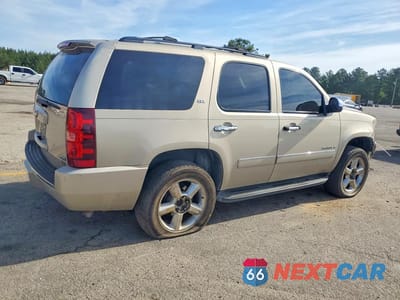 Trzecie zdjęcie samochodu z tyłu: 2009 CHEVROLET TAHOE K1500 LTZ VIN:1GNFK33089J125036 - miniatura