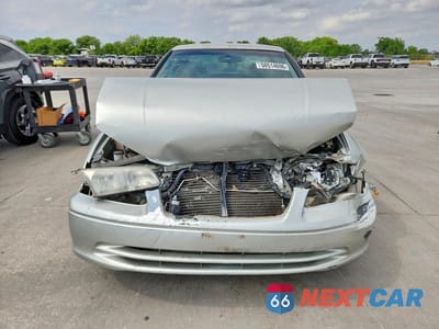 Piąte zdjęcie samochodu w środku: 2000 TOYOTA CAMRY LE VIN:JT2BG22K7Y0431941 - miniatura