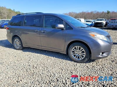 Czwarte zdjęcie samochodu z boku: 2017 TOYOTA SIENNA XLE PREMIUM 8-PASSENGER VIN:5TDYZ3DCXHS892233 - miniatura