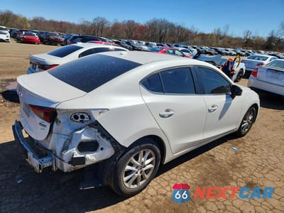 Trzecie zdjęcie samochodu z tyłu: 2015 MAZDA 3 TOURING VIN:3MZBM1V73FM235889 - miniatura