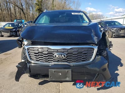 Piąte zdjęcie samochodu w środku: 2020 KIA SORENTO LX VIN:5XYPG4A32LG691640 - miniatura
