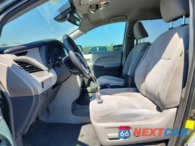 Zdjęcie 7 z 14 samochodu: 2019 TOYOTA SIENNA LE VIN:5TDKZ3DC0KS986151 - miniatura